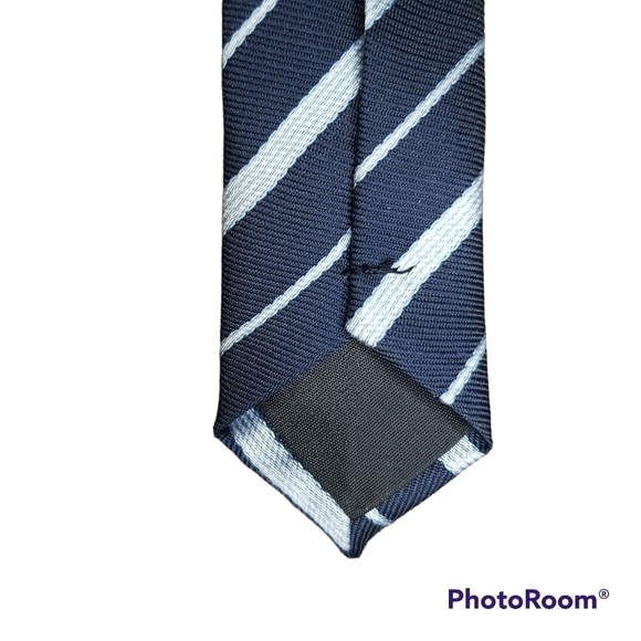 Ermenegildo Zegna Striped Silk Tie - Picture 4 of 6